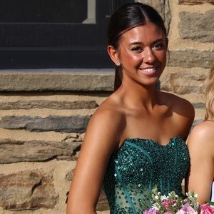 Meet your Posher, Devin